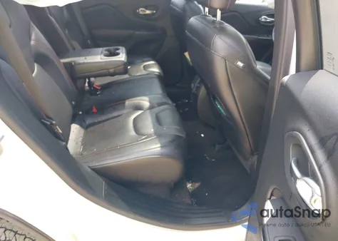 2019 Jeep Cherokee Trailhawk Elite 4X4 from USA, damaged, VIN 1C4PJMBX8KD140435